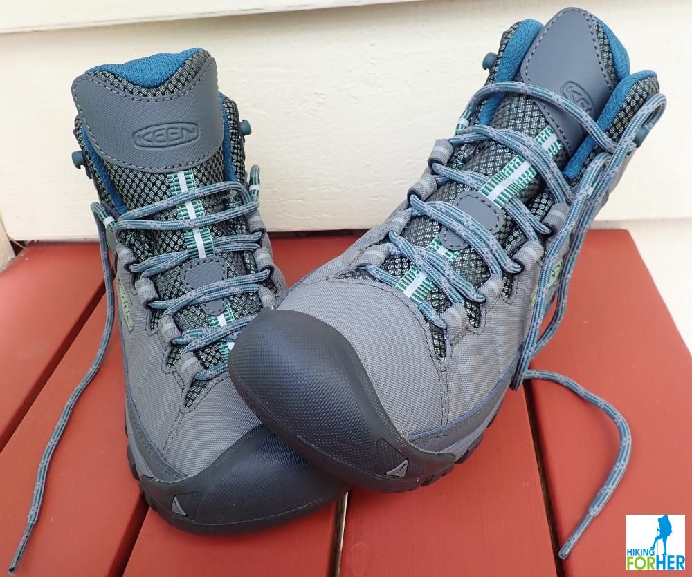 lacing hiking boots for wide feet